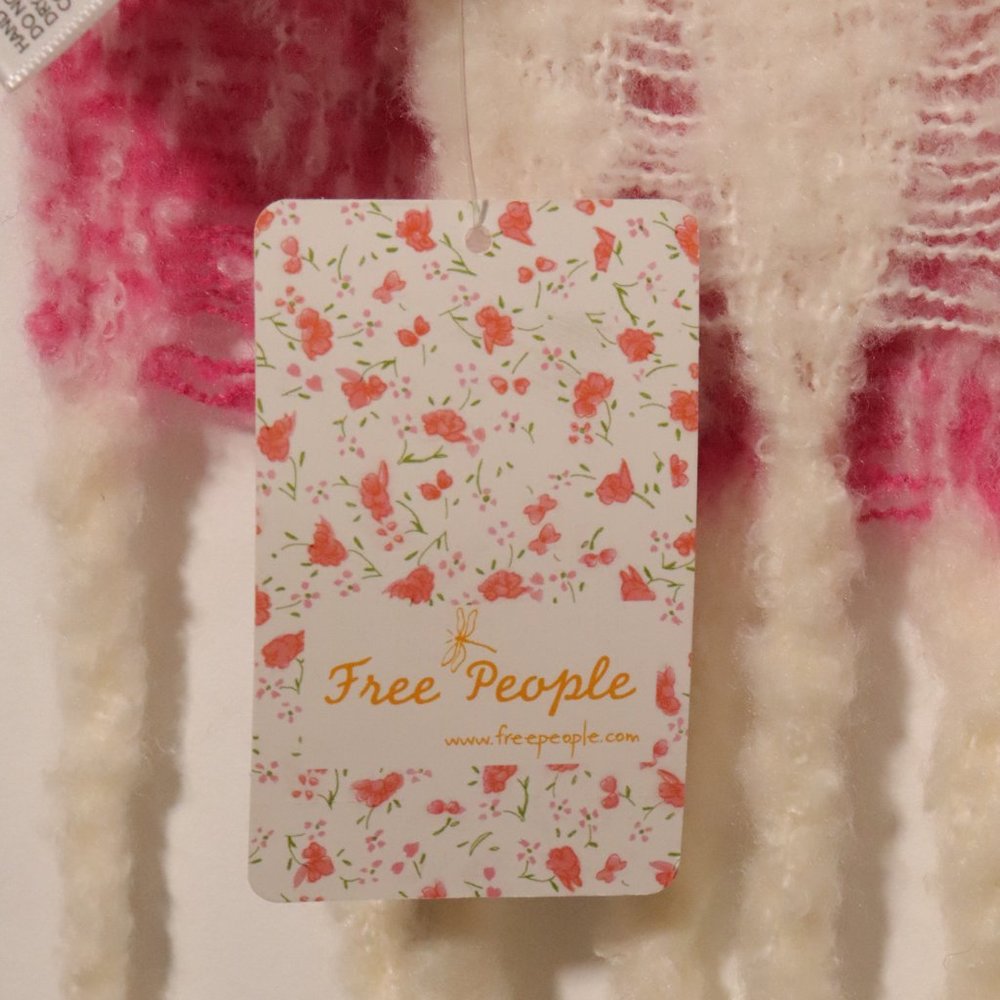 NWT Free People Gemini Plaid Blanket Scarf in Petal - Picture 6 of 10